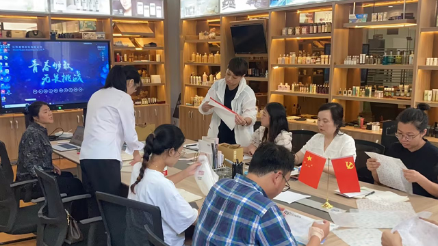 無（wú）錫草莓视频懂你更多客戶洽談